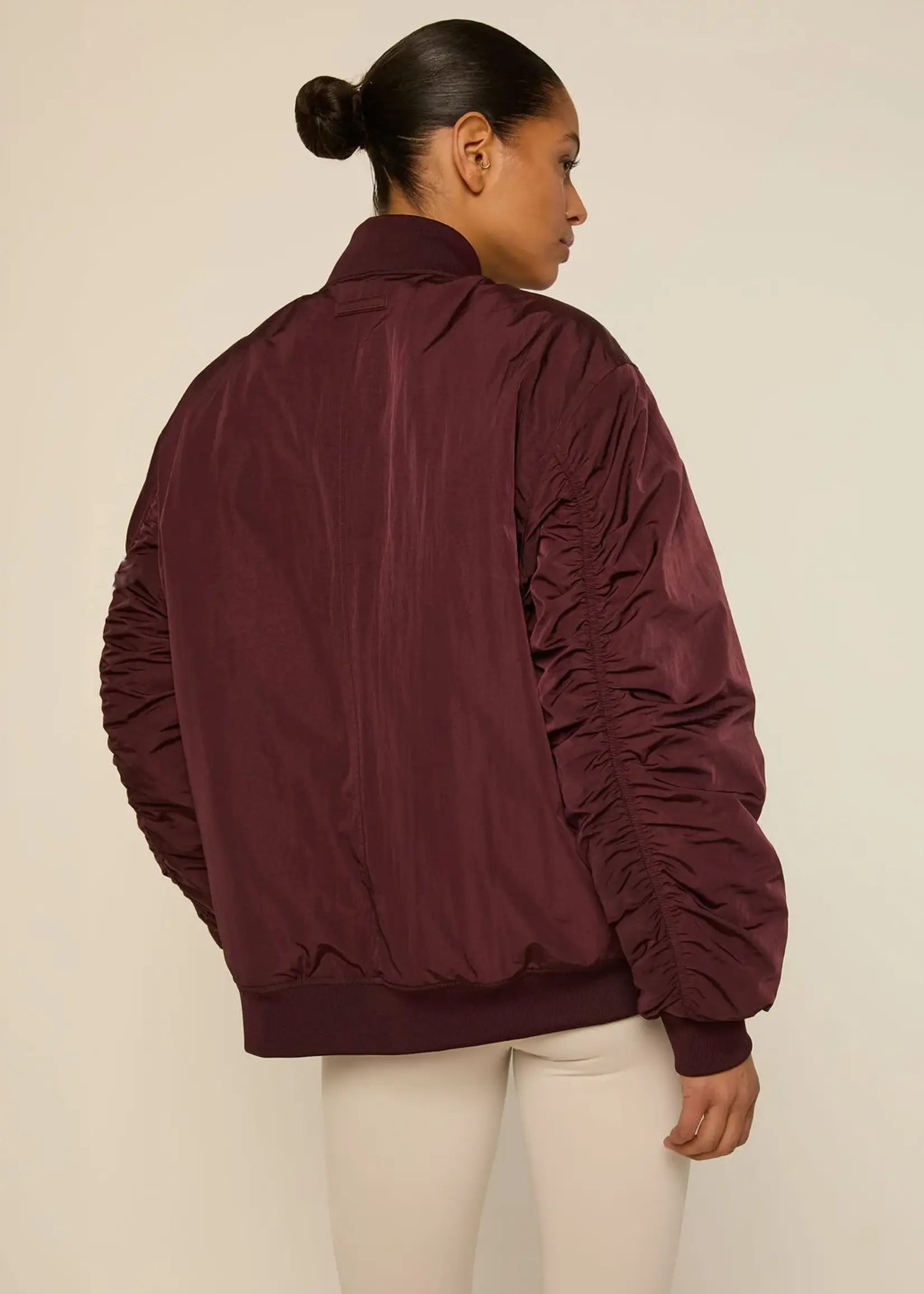 THE LOLA CLUB The Lola Club Lina Bomber Mulberry Wine – dames bomberjack in donkerrood