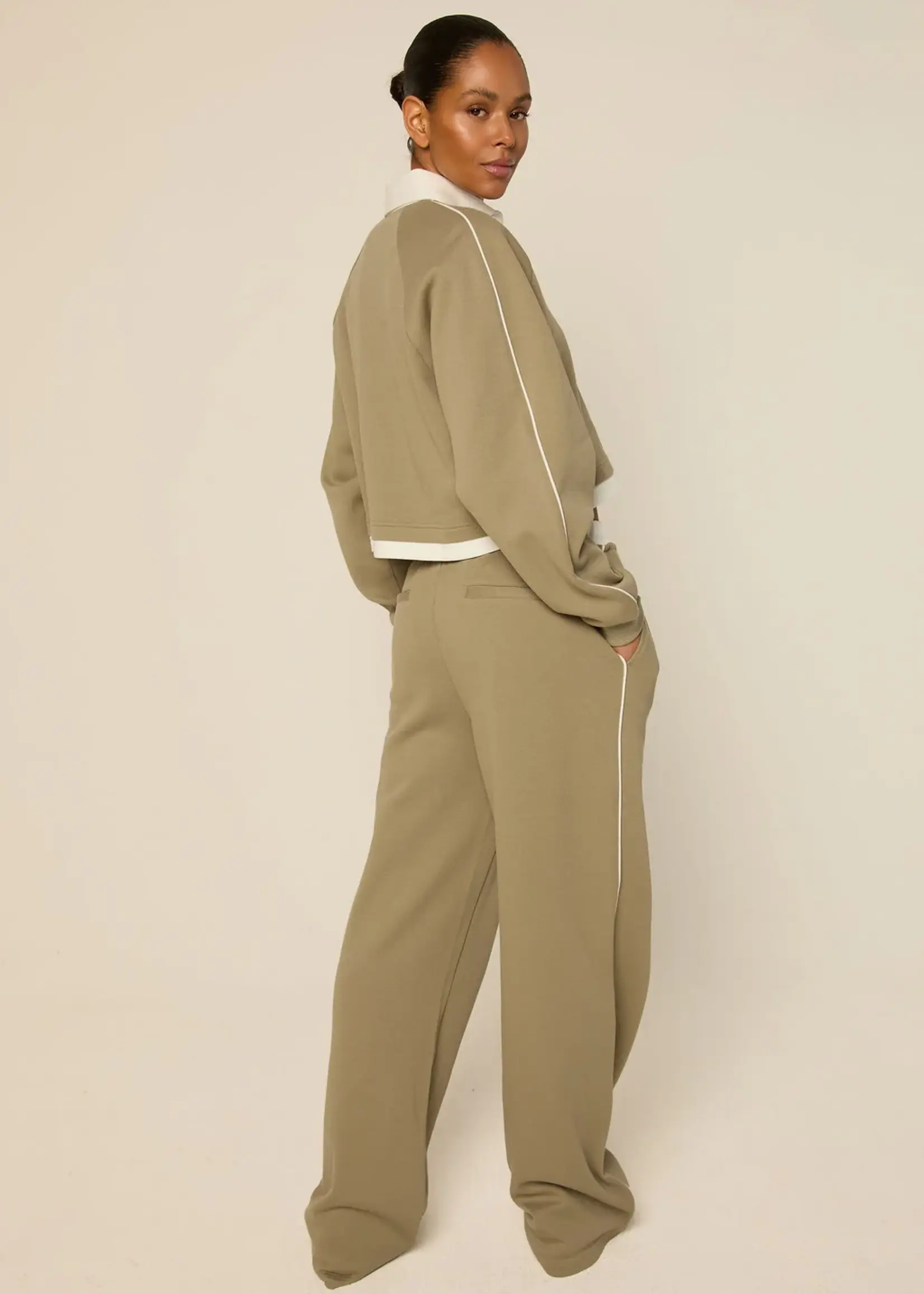 LOFTY MANNER The Lola Club Kaya Polo Sage Green – dames polo in saliegroen