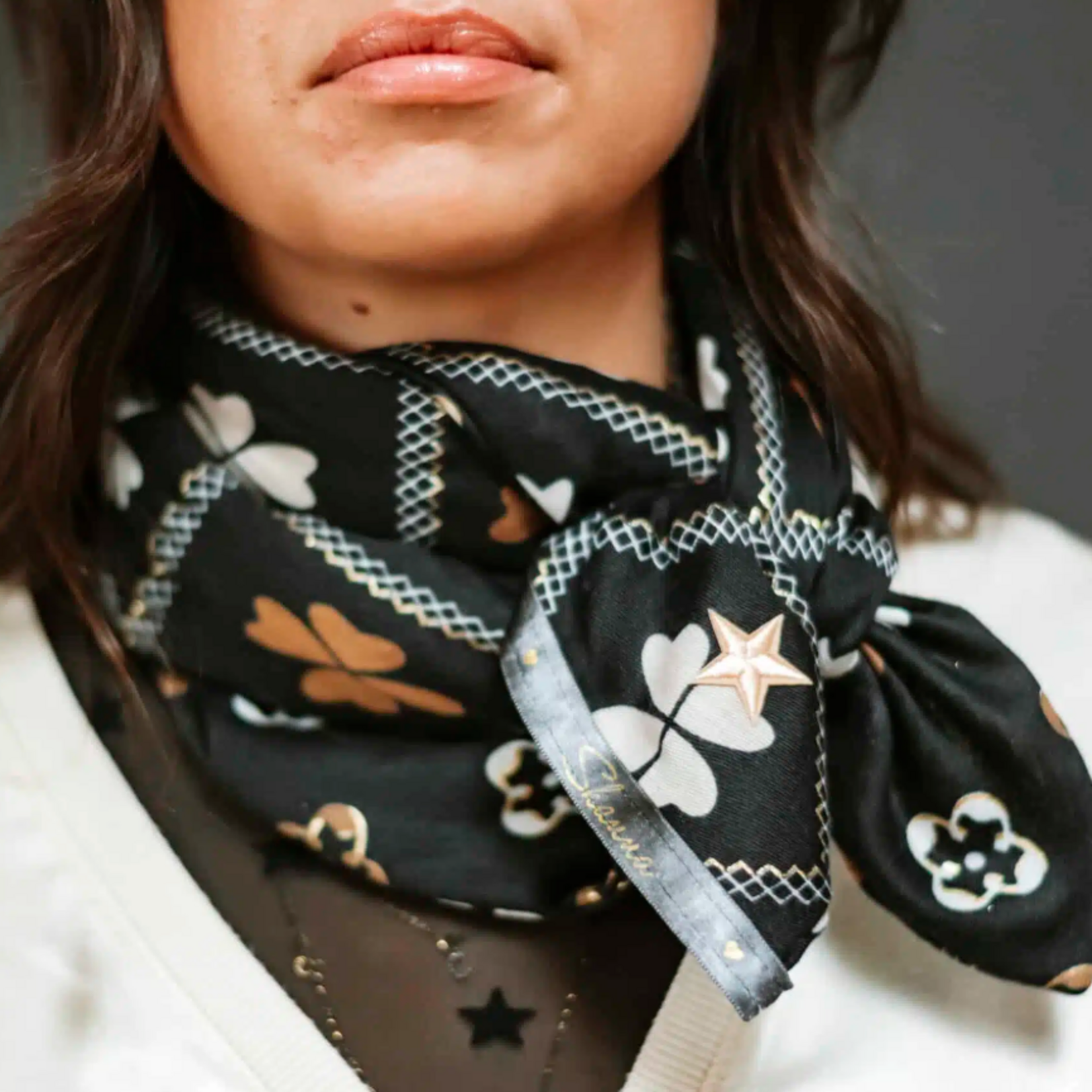 Foulard Shanna Minisha “Caligari”