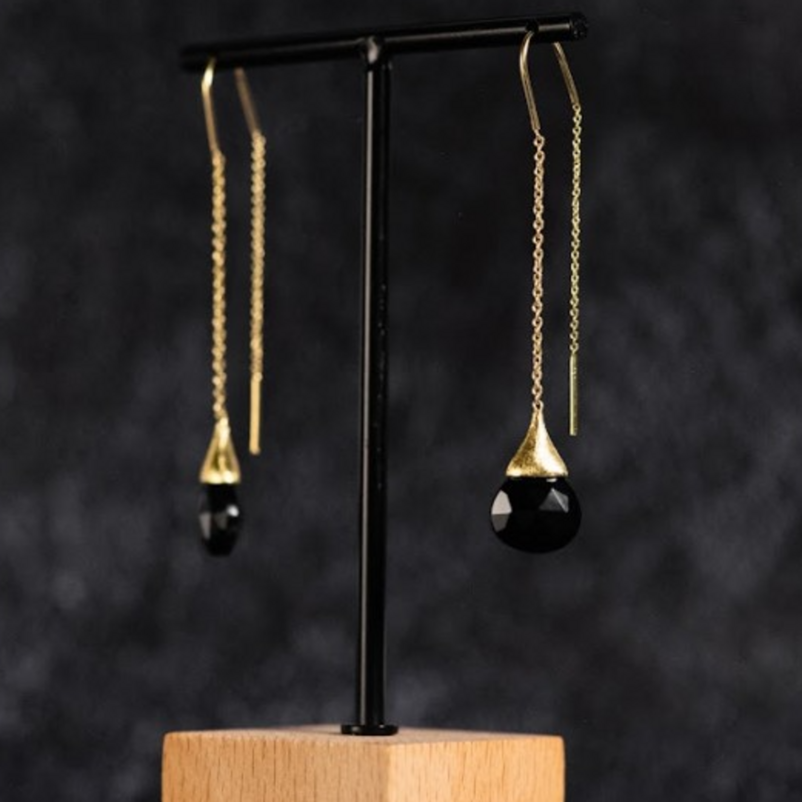 Boucles d'oreilles longues Goutte Poétique Onyx Noir