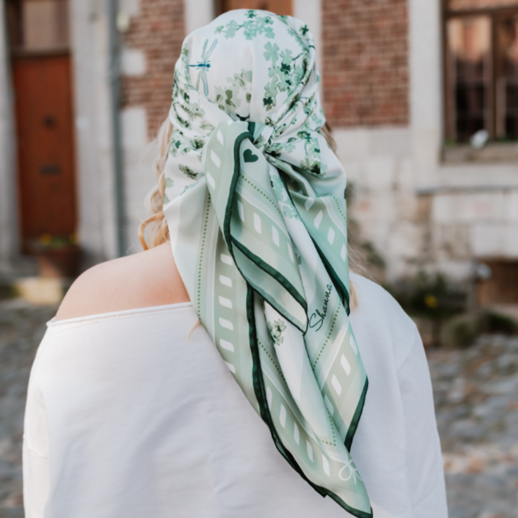 Carré LOVE Moyen “Porte-Bonheur”