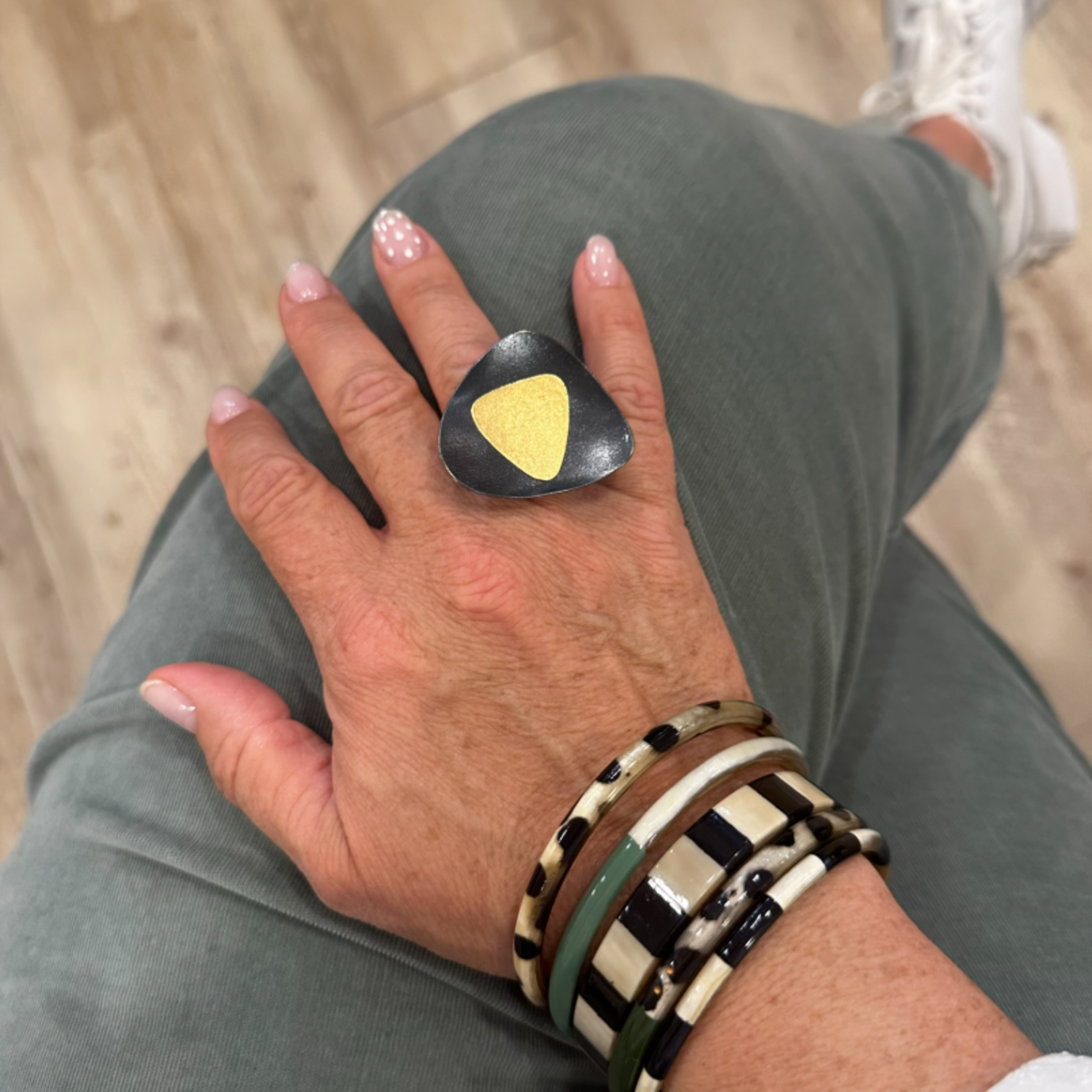Bague Triangle - Noir et Or