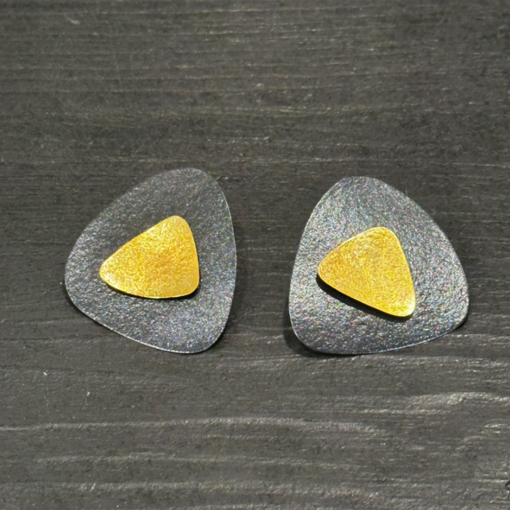 Boucles d'oreillles Triangle - Noir et Or