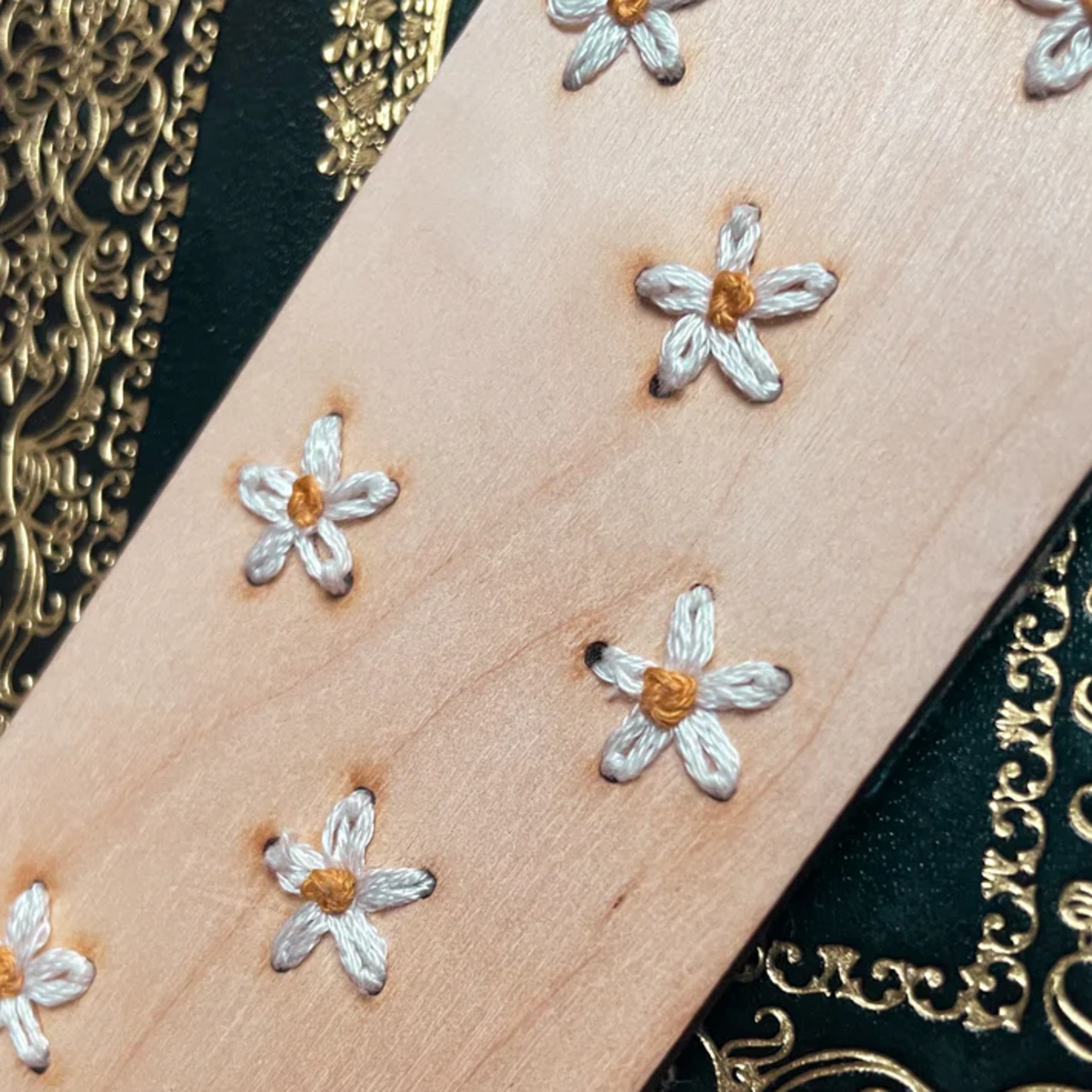 Kit de broderie - Marque Page Fleurs