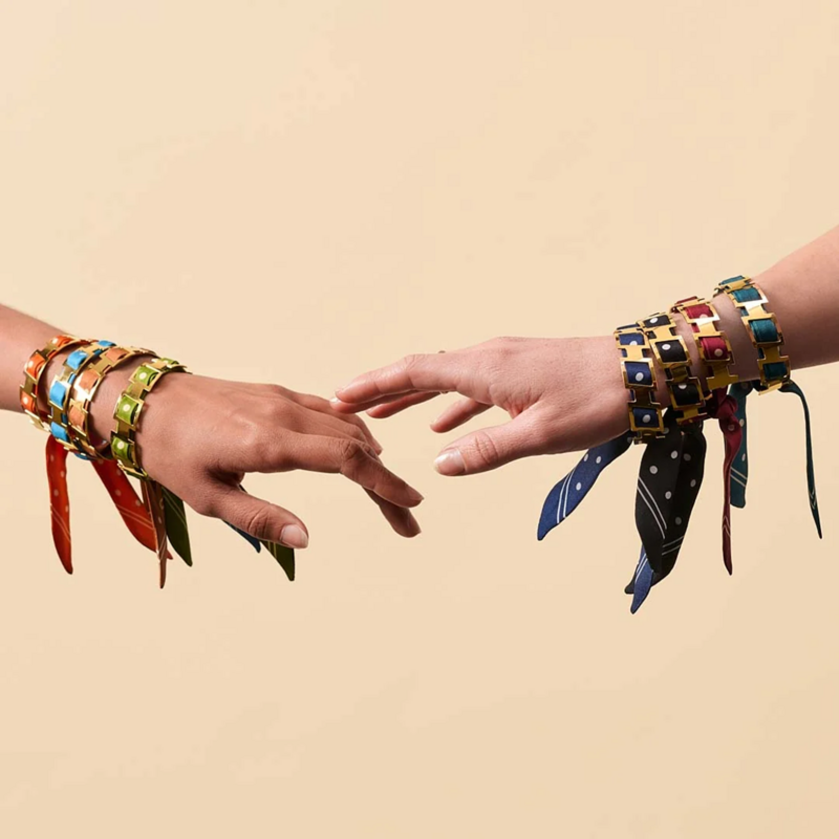 Bracelet doré et Lien en soie - Pois - Rouge