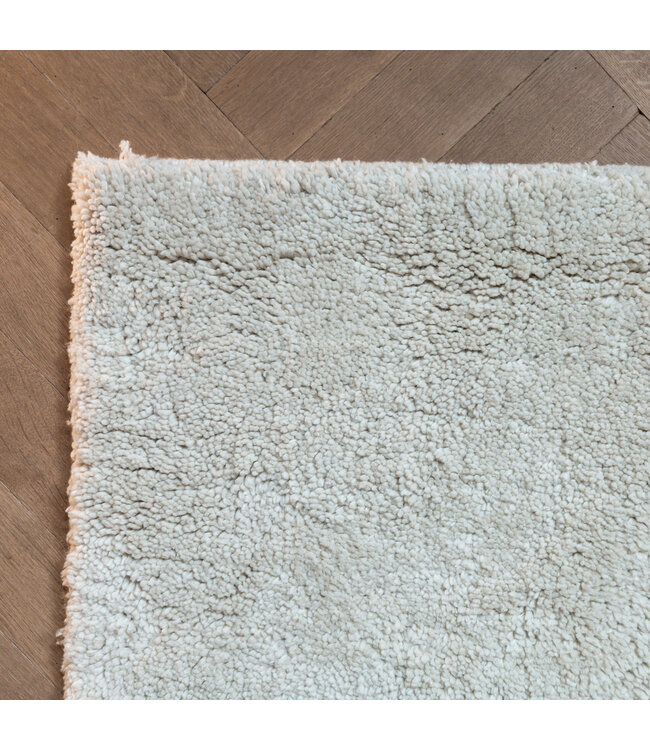 Interieur05  Berber Wollen Vloerkleed Nador ivoor wit