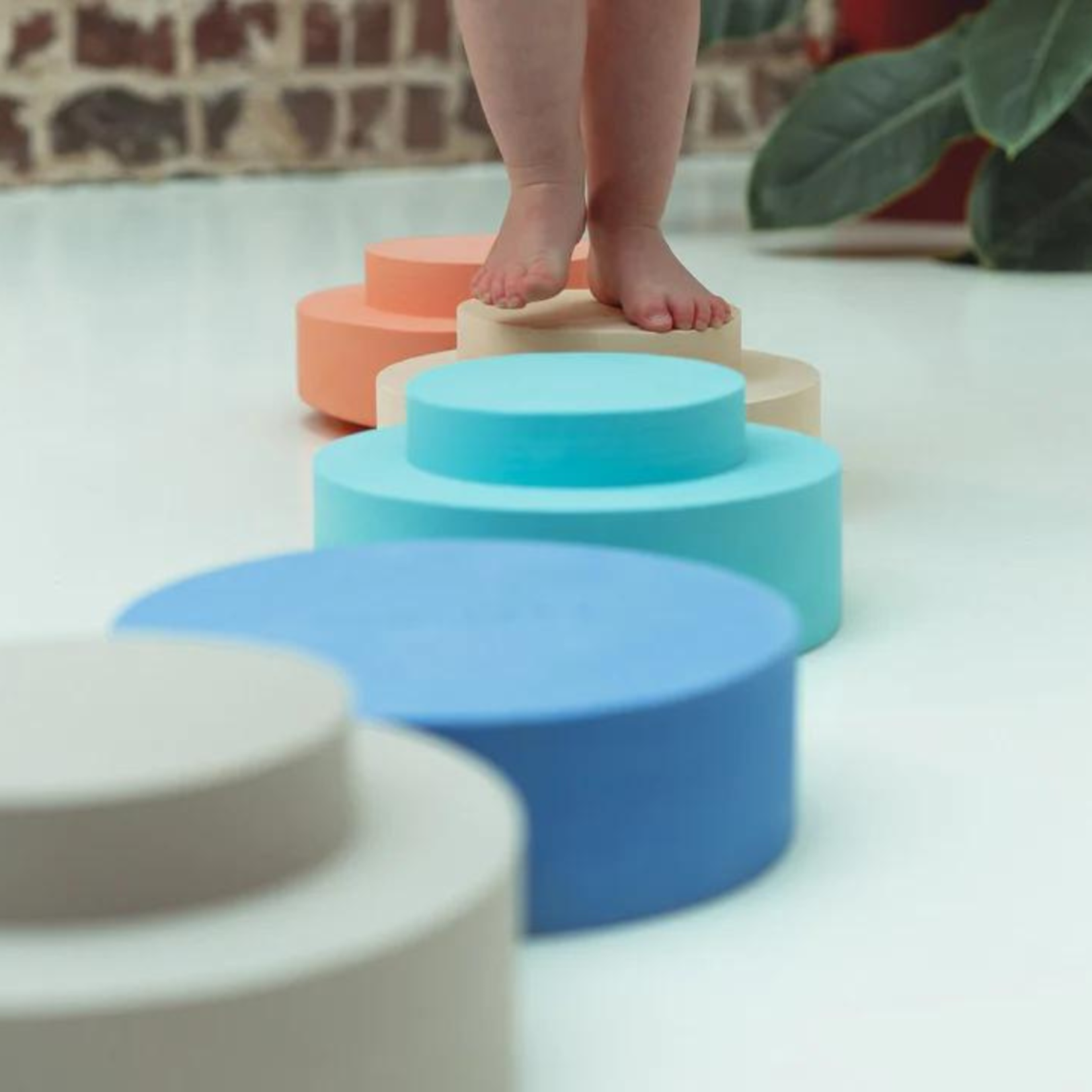 MOES MOES - Rainbow Chair