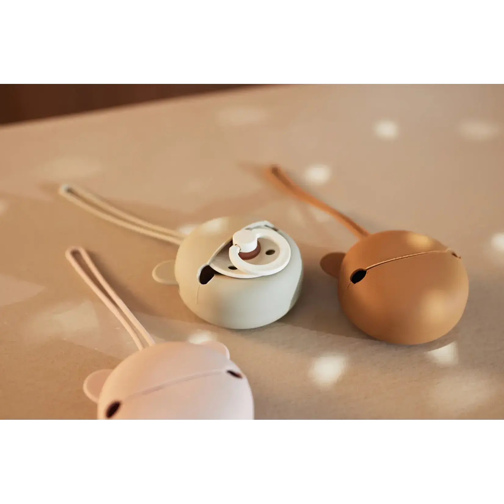 Jollein Jollein - Siliconen Speenhouder Ø7cm Caramel