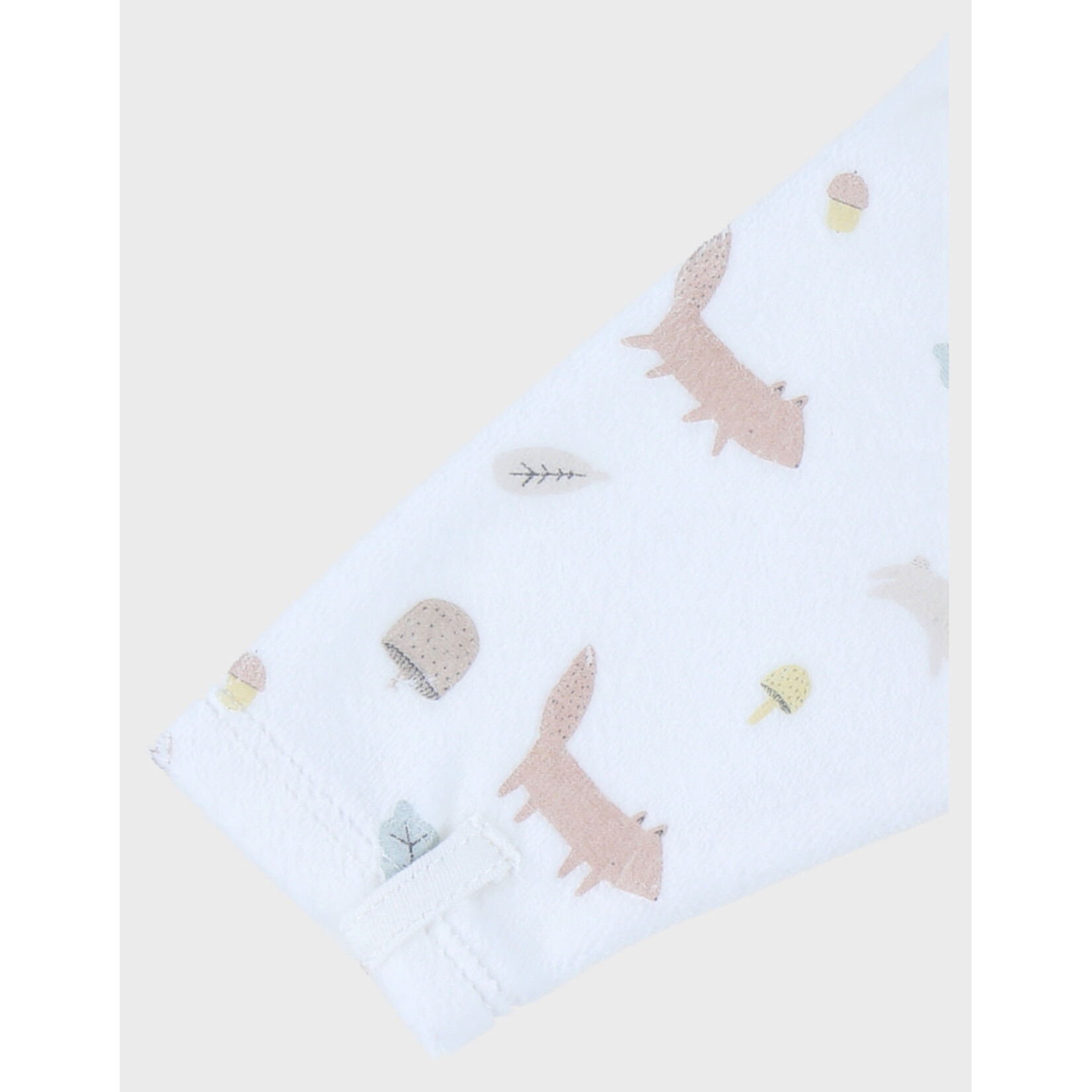 Noukies Noukies - Pyjama Fluweel Wit met Bosmotief