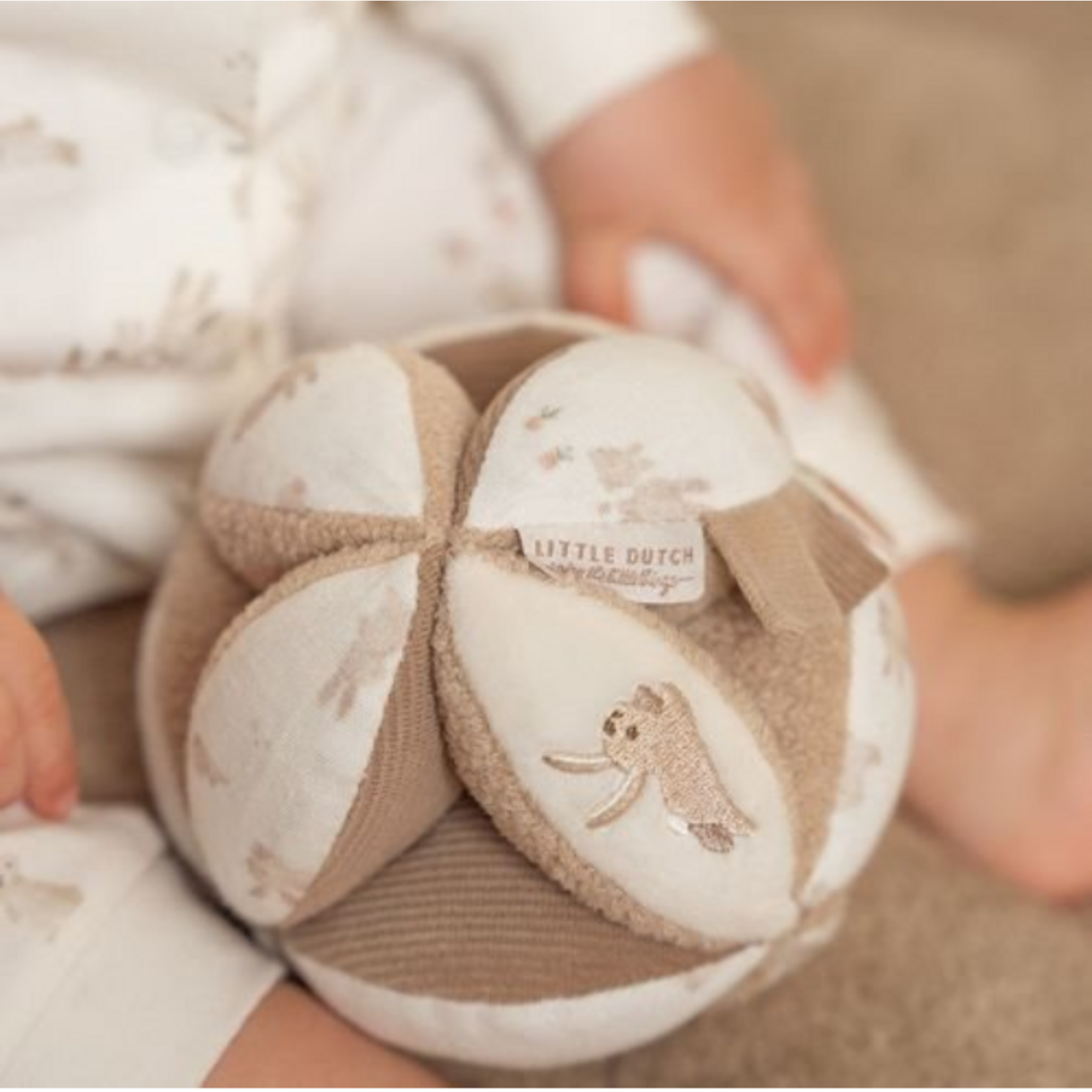 Little Dutch Toys - Grijpbal - Baby bunny