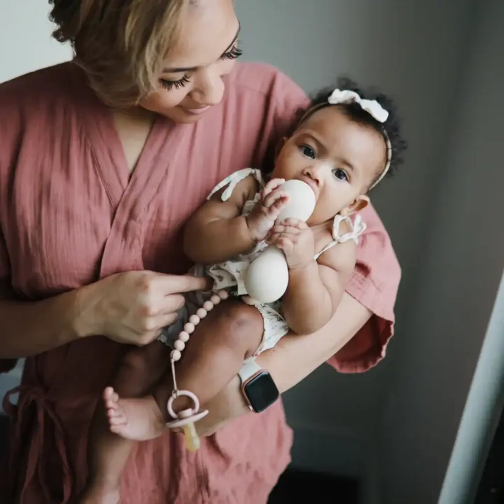 Mushie Mushie Pacifier Clip Hera - Blush