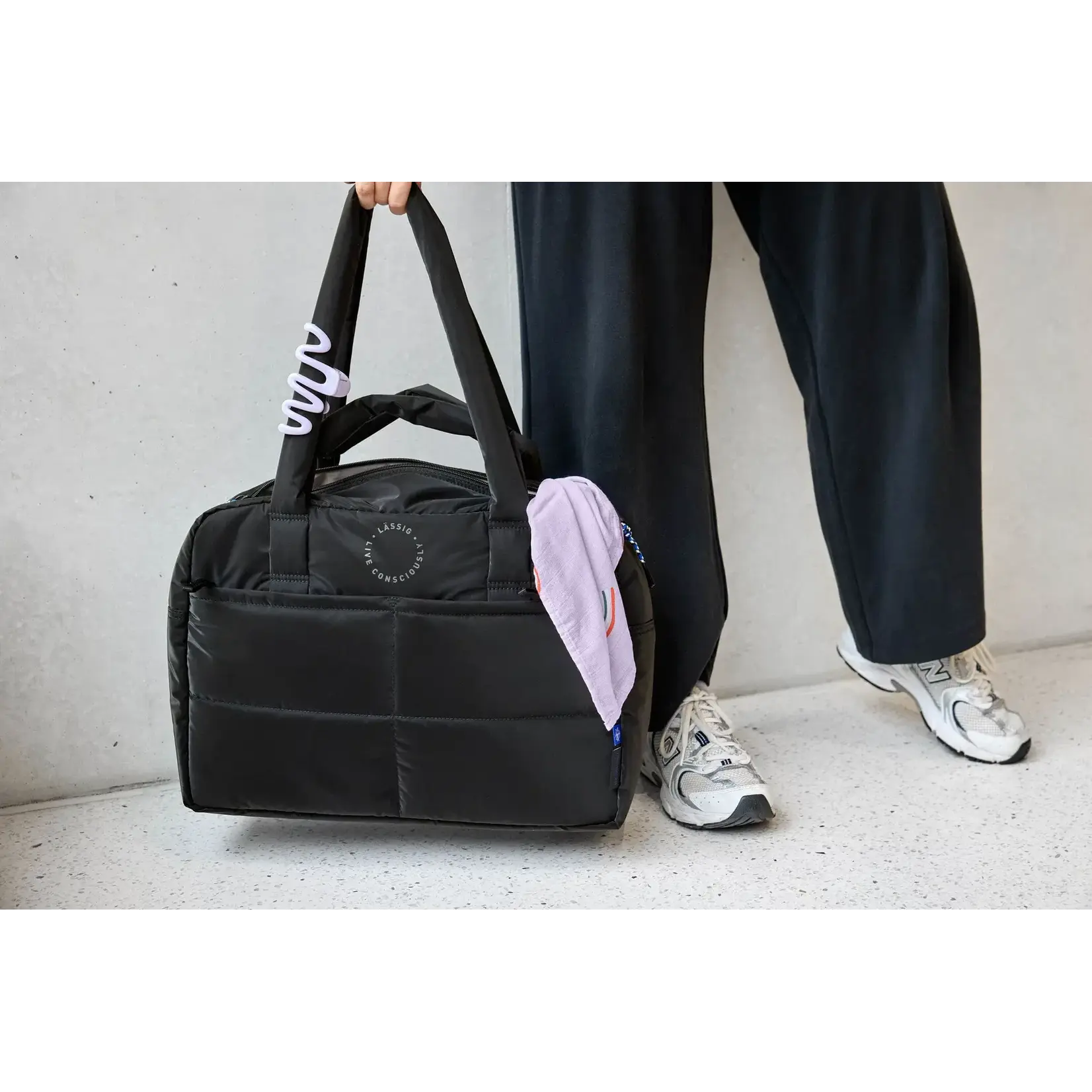 Lassig Lassig - Everyday Bag black (neon details)