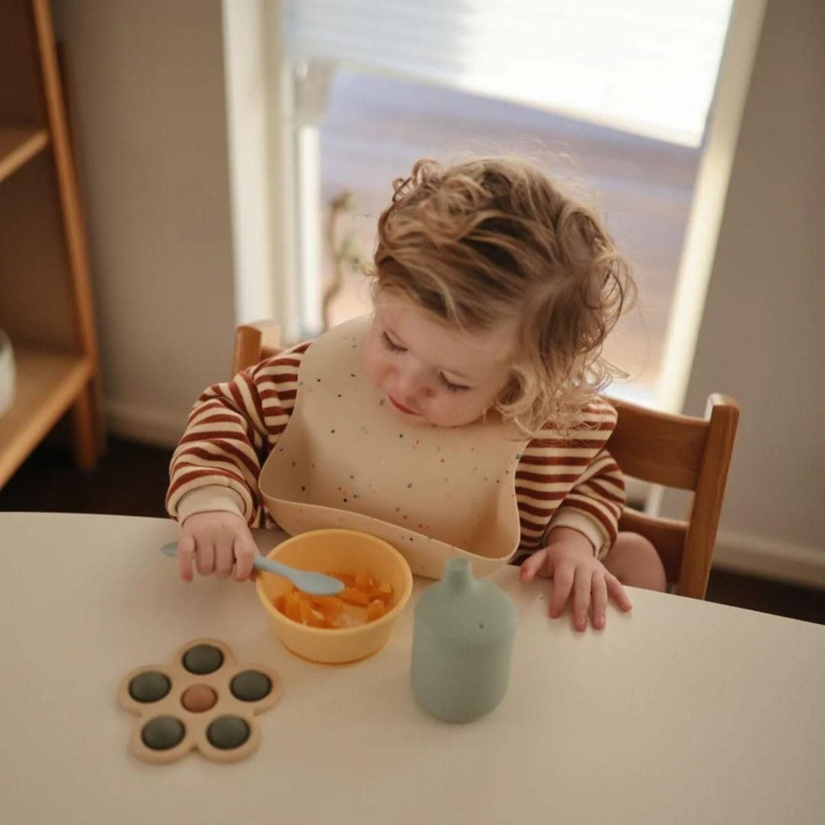 Mushie Mushie - Silicone Bibs - Vanille Confetti
