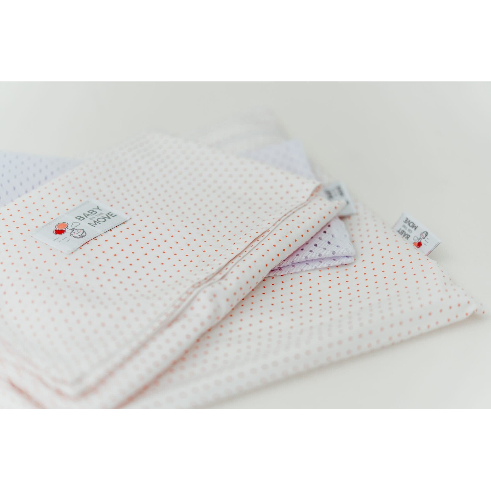 Owego Baby on the Move - Nursing Cocoon Coral Polkas