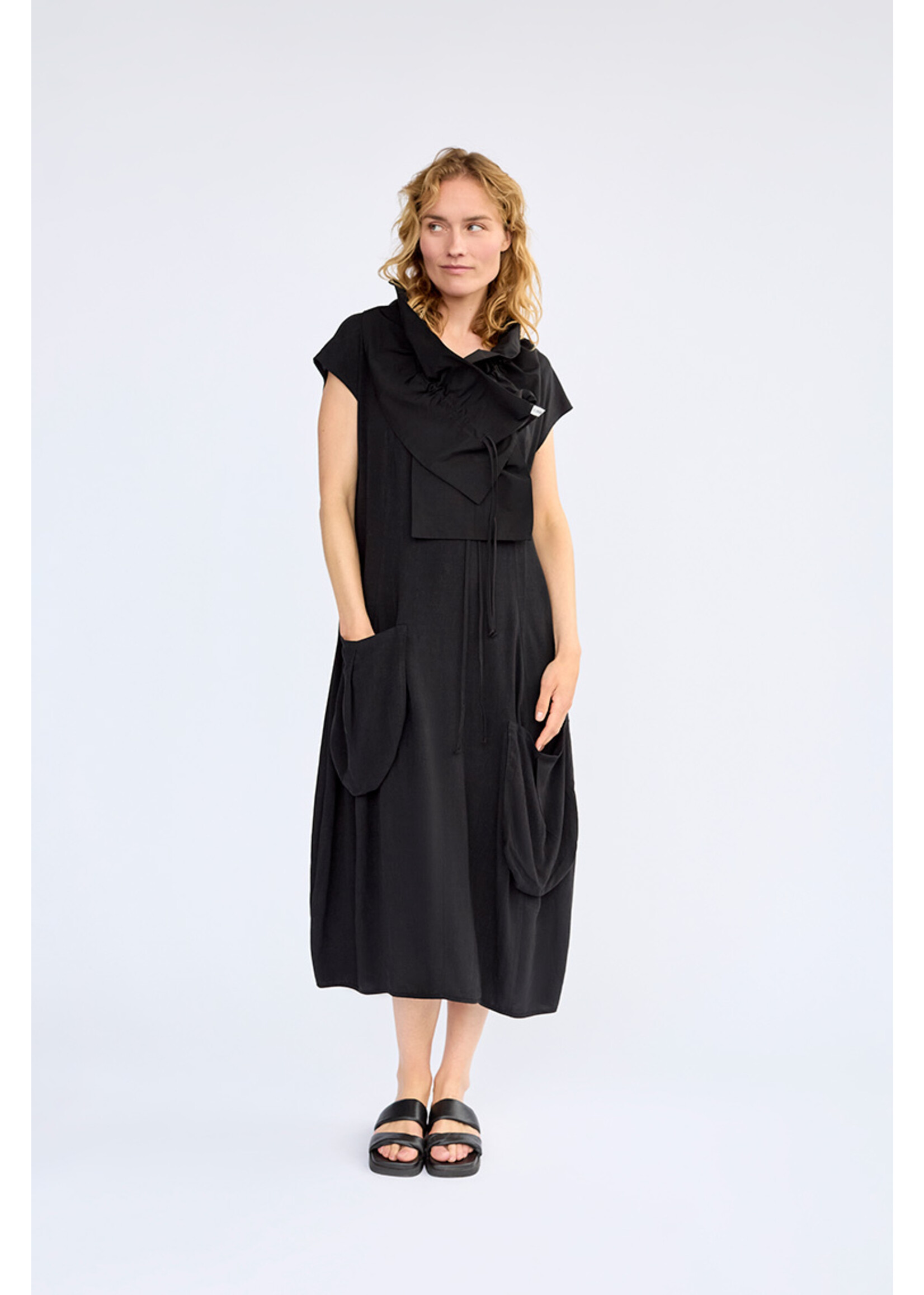 ELSEWHERE ELSEWHERE FLOATY POCKETS DRESS 21650