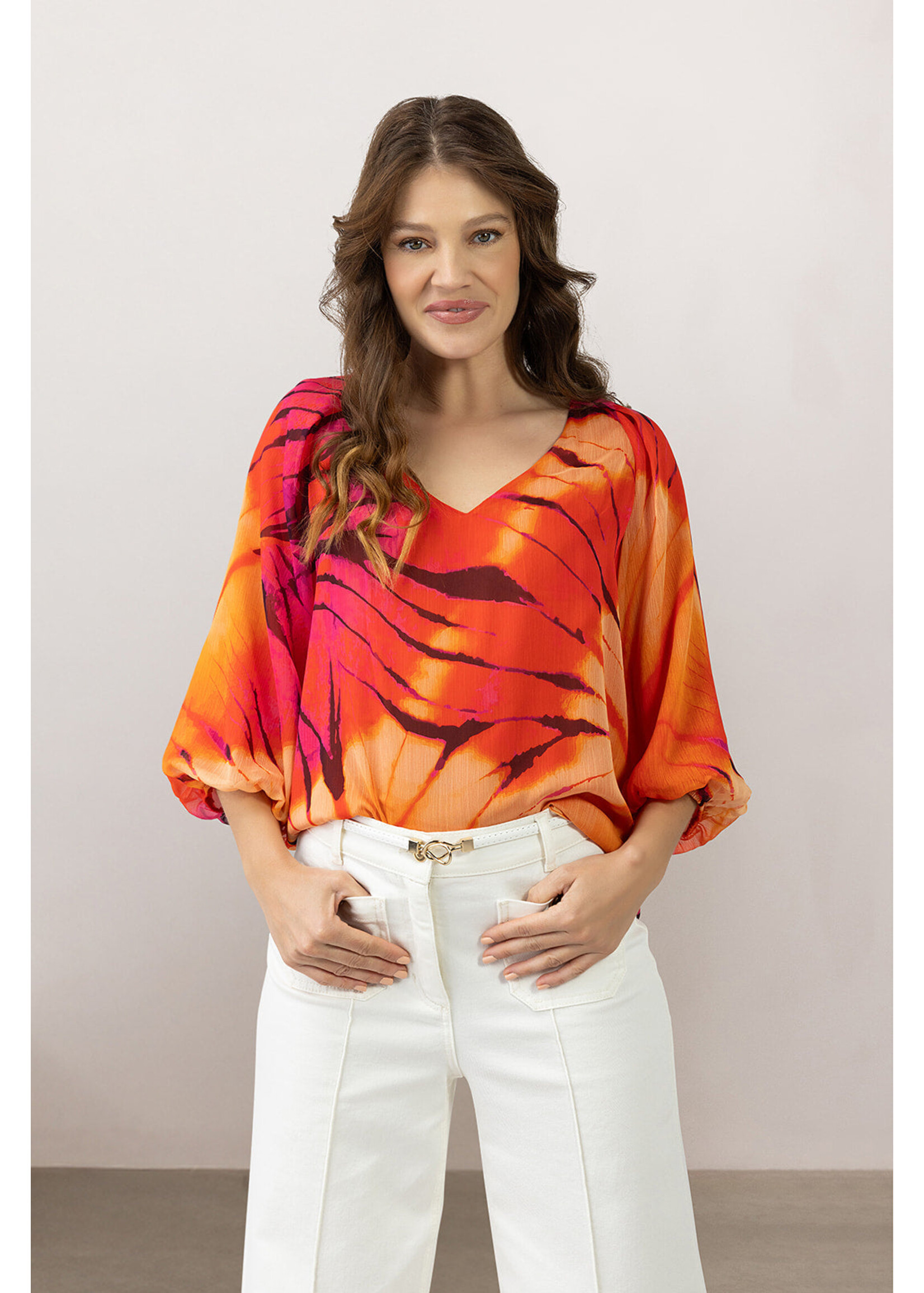 LABEL DOT LABEL DOT AZRA 2511016