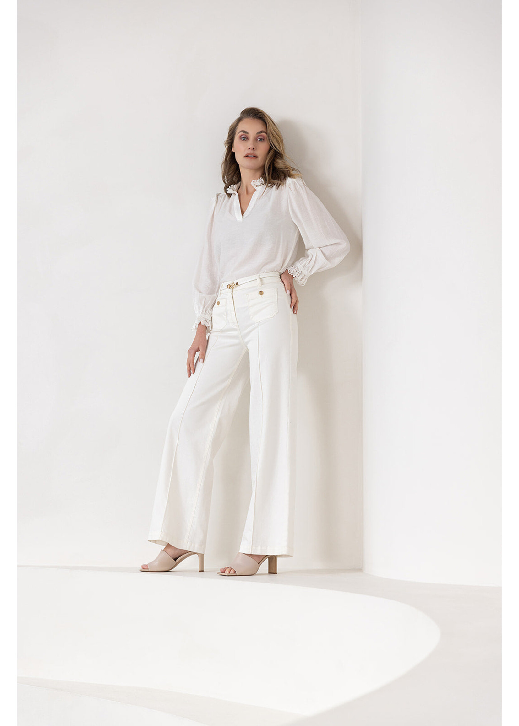 LABEL DOT LABEL DOT ANDREA 2511020
