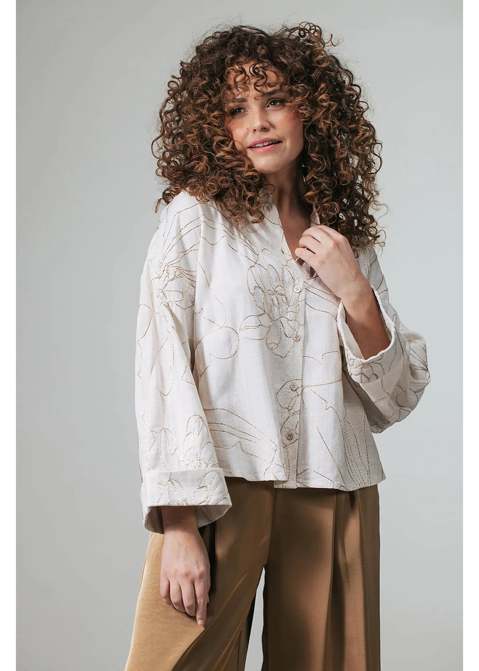 LABEL DOT LABEL DOT ADELA 2611008