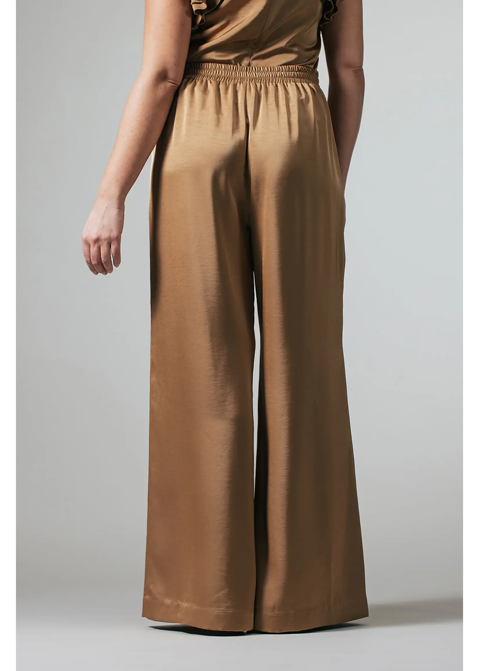 LABEL DOT LABEL DOT RUMI 2618032