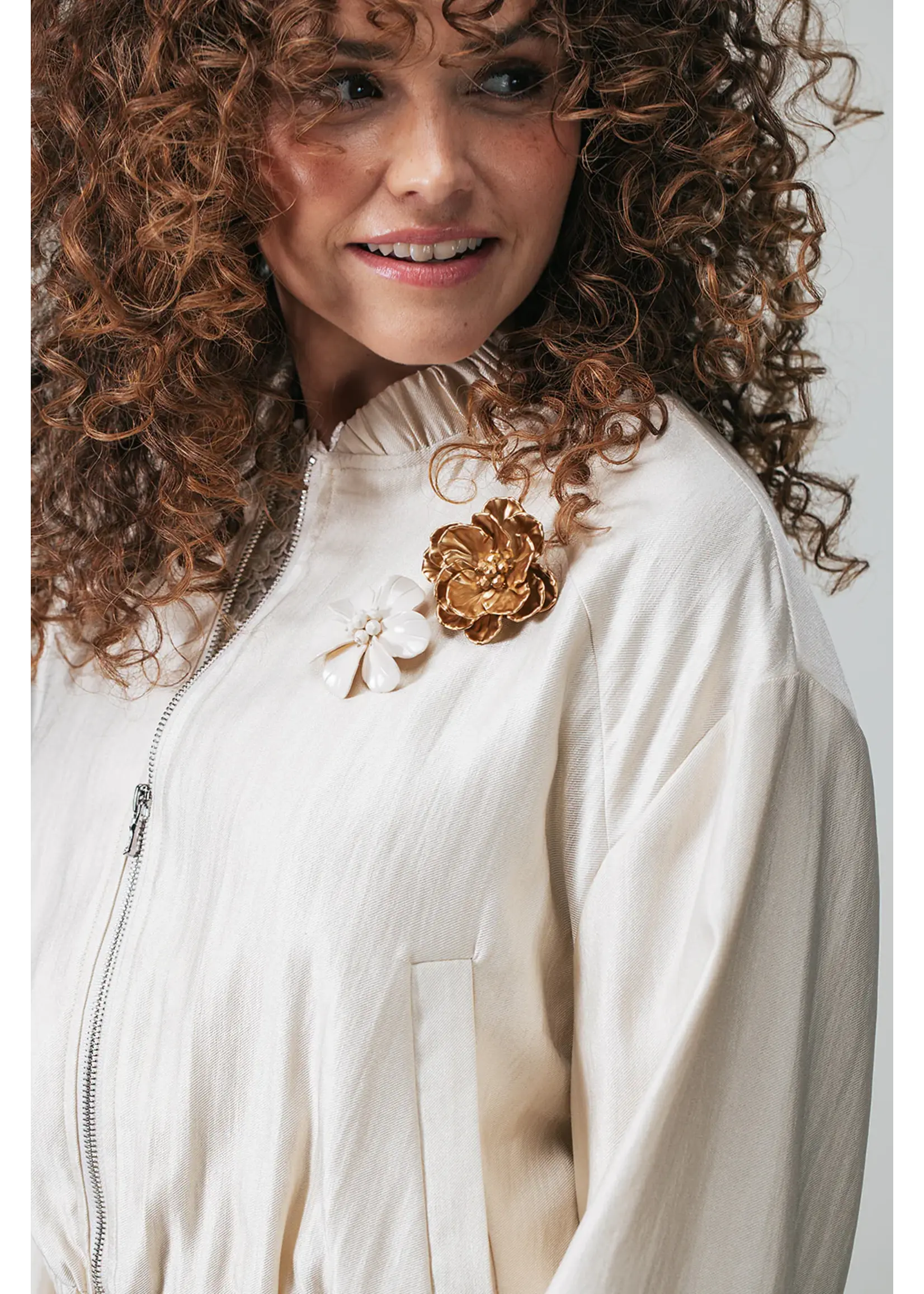 LABEL DOT LABEL DOT LARISSA 2617003