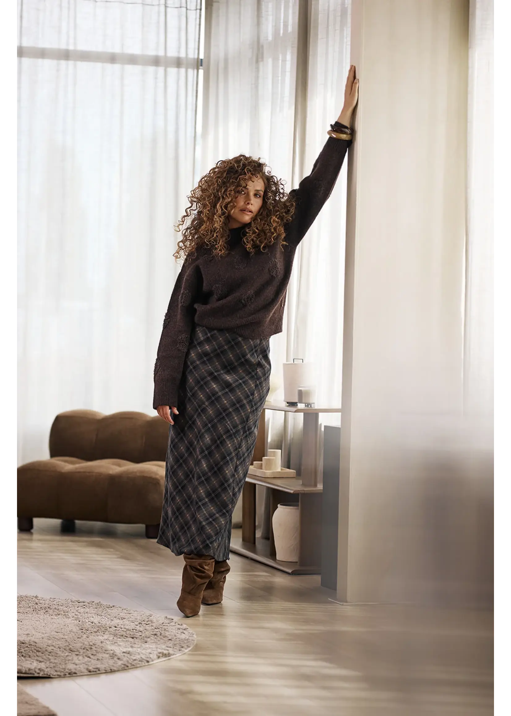 LABEL DOT LABEL DOT TRUI NALIYA 2626011