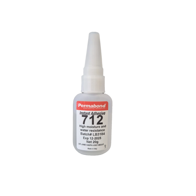 712