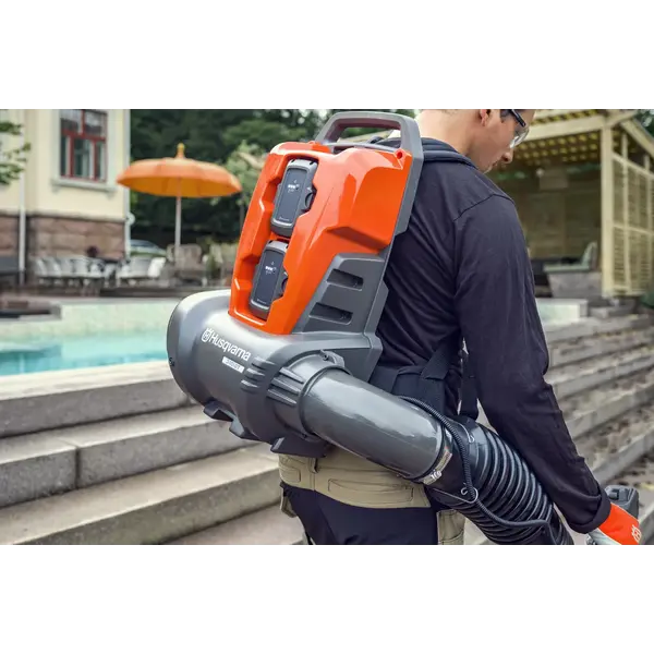 Husqvarna HUSQVARNA 340iBT RUGGEDRAGEN ACCU BLADBLAZER