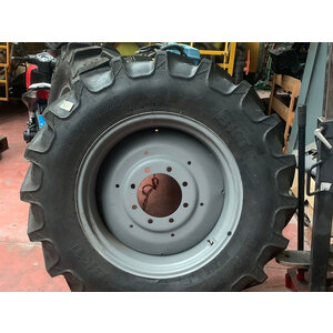 BKT 380/70R28