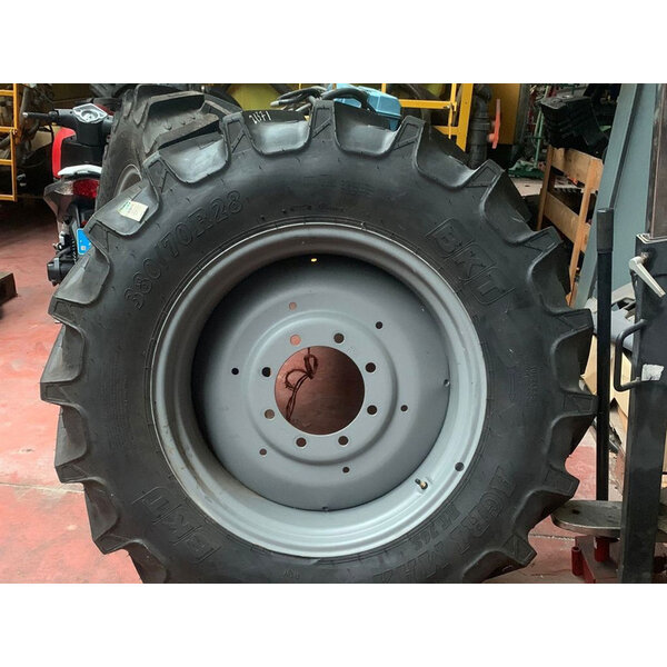 BKT BKT 380/70R28