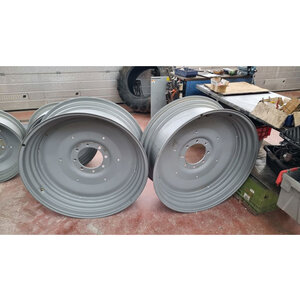 Deutz-Fahr VELGSET DWW15X38 8GT GROOT 6140  TTV