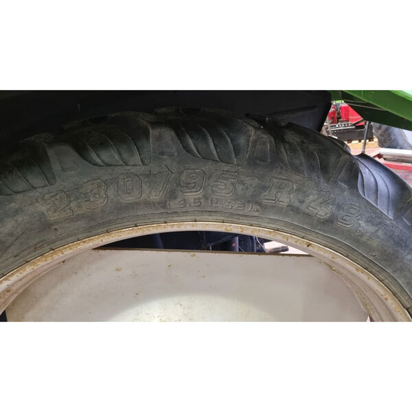 Taurus taurus 230/95R48 - 230/95R32 WIELSET 1,50 VAST