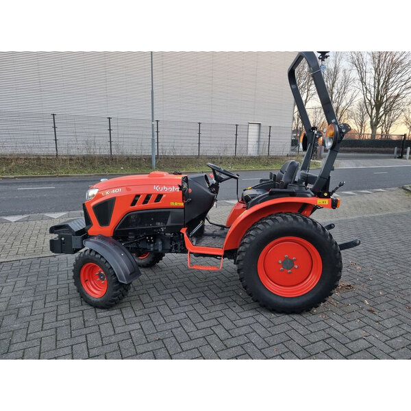 Kubota Kubota LX-401 COMPACT TREKKER