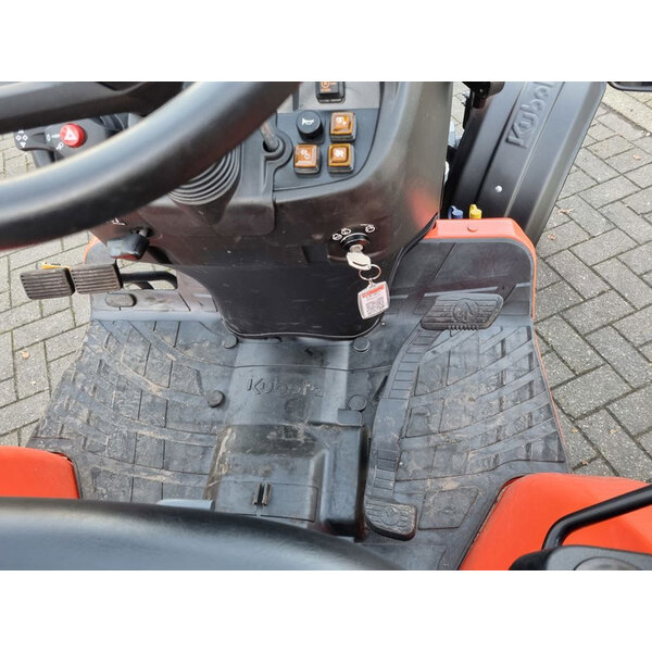 Kubota Kubota LX-401 COMPACT TREKKER