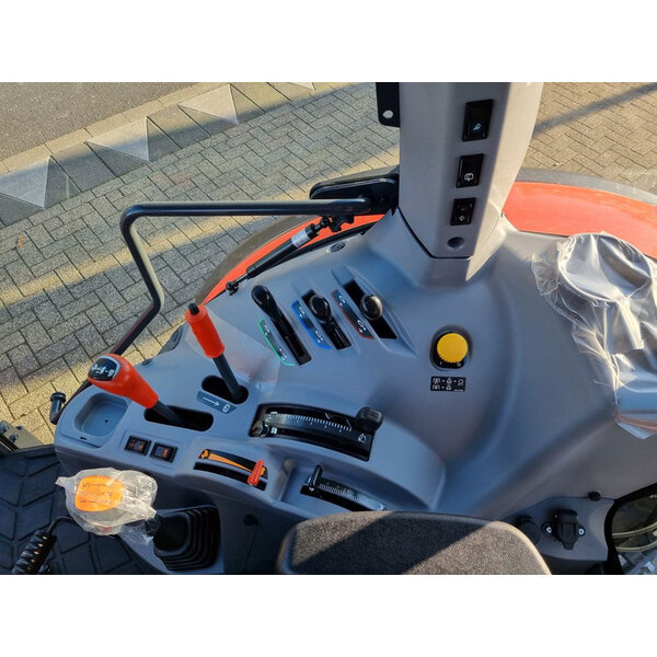 Kubota Kubota M4-073 TREKKER