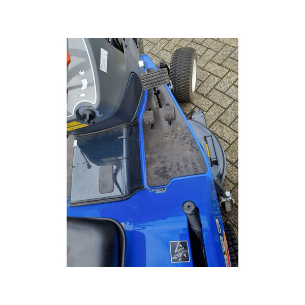 Iseki Iseki SXG 323 ZITMAAIER MET OPVANG