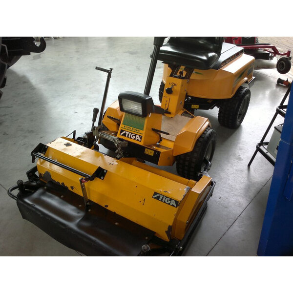 Stiga Stiga PARK 12 HST + VERTICUTEERMACHINE