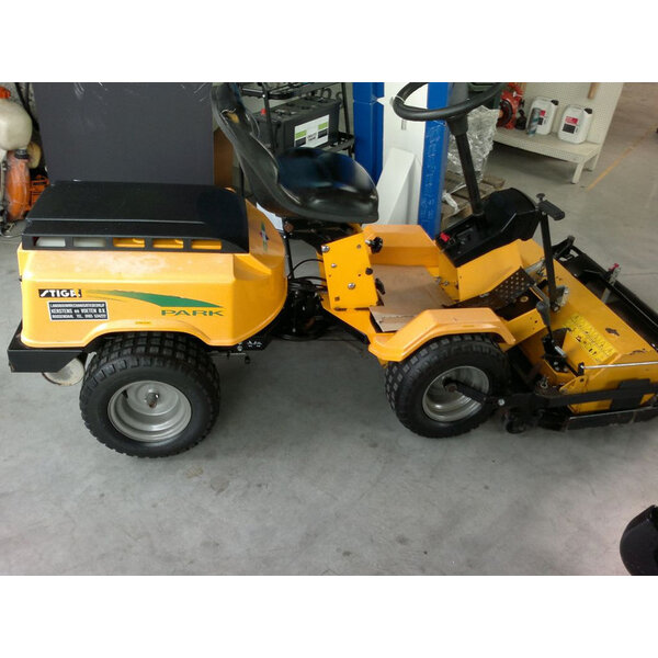 Stiga Stiga PARK 12 HST + VERTICUTEERMACHINE