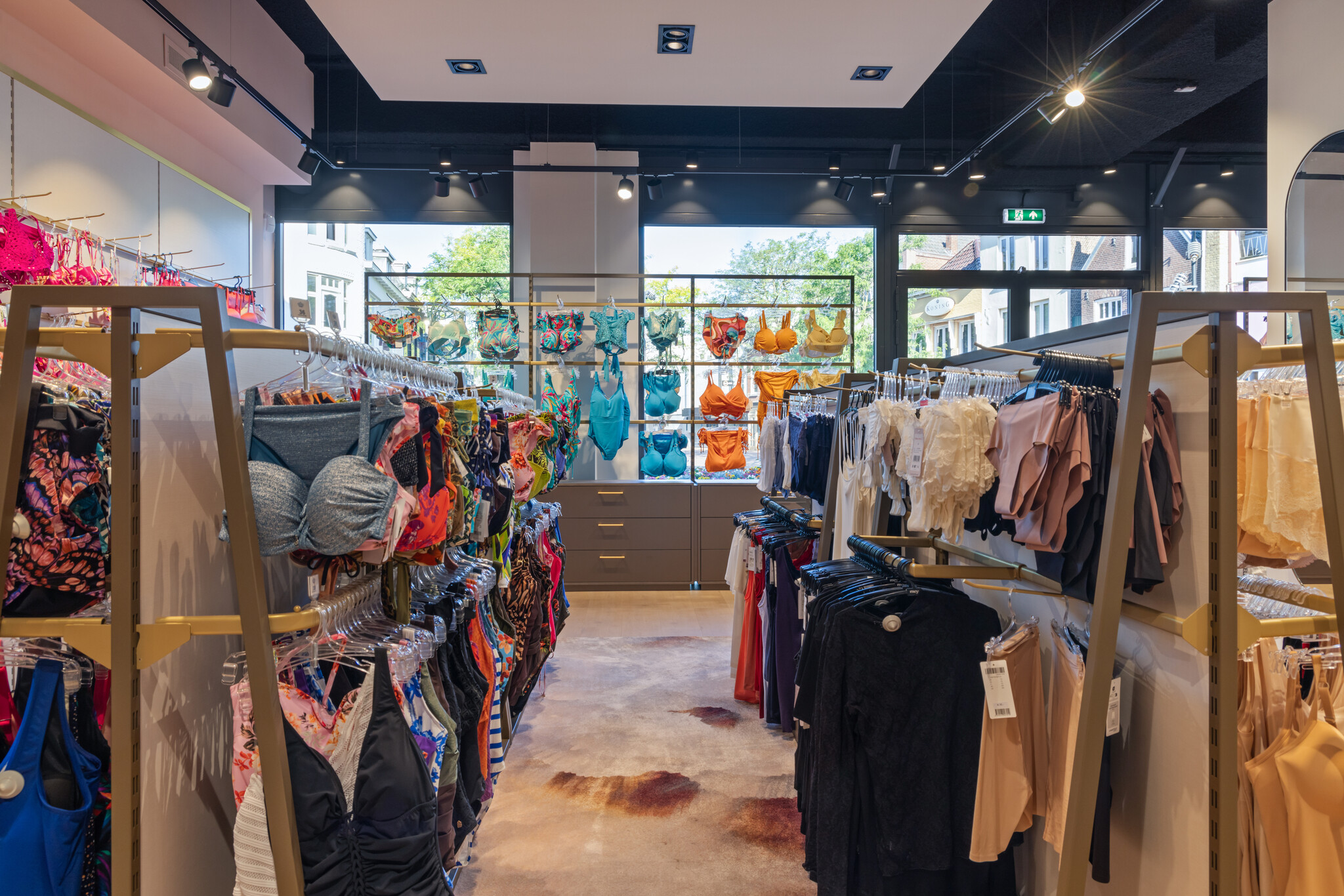 het grootste assortiment badkleding het hele jaar rond vind je bij koning bodyfashion in oss