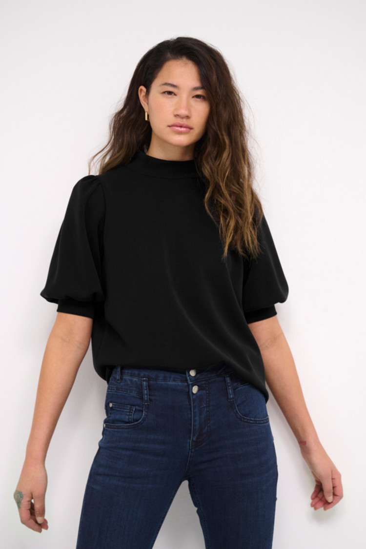My Essential Wardrobe Top The Puff Blouse Zwart