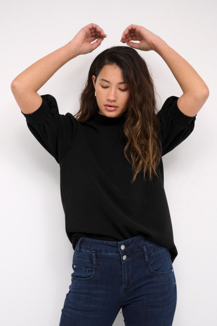 My Essential Wardrobe Top The Puff Blouse Zwart
