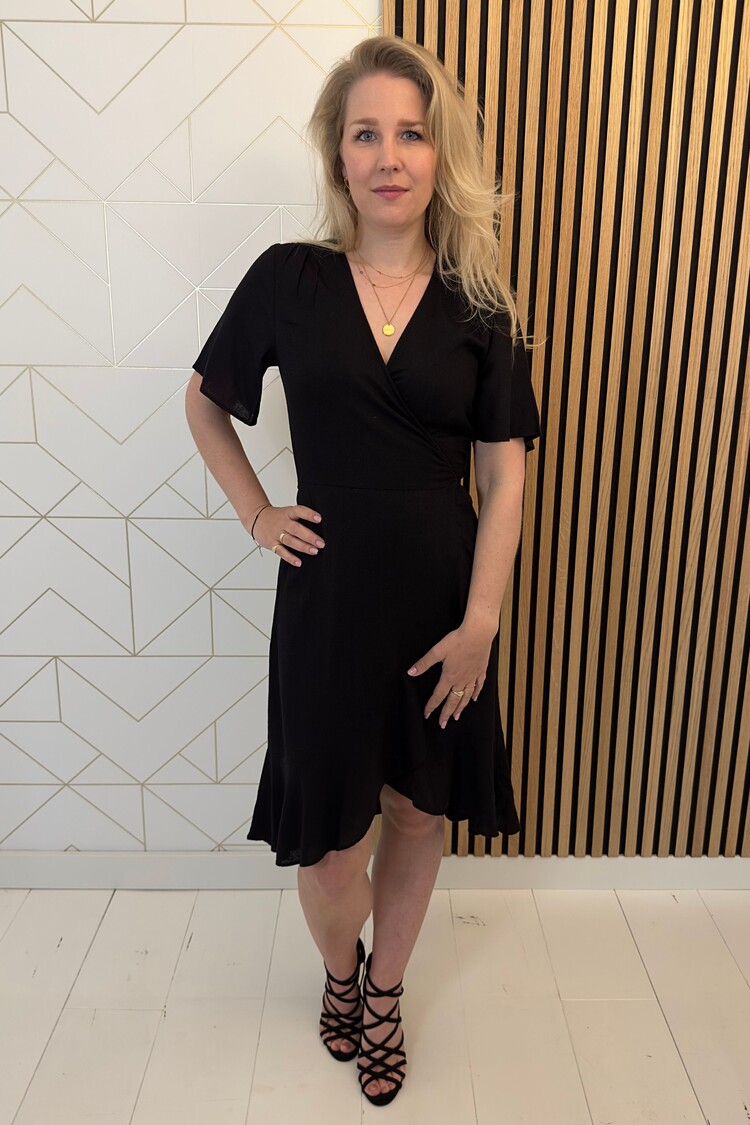 Soaked in Luxury Wikkeljurk Rosaline Zwart