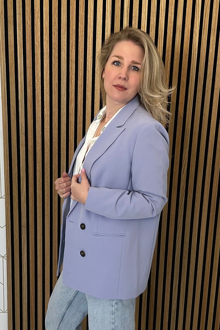 My Essential Wardrobe The Tailored Blazer lila