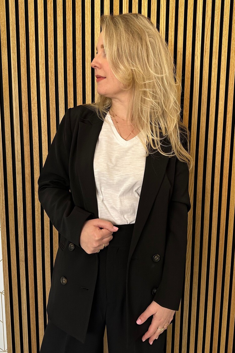 My Essential Wardrobe The Tailored Blazer zwart