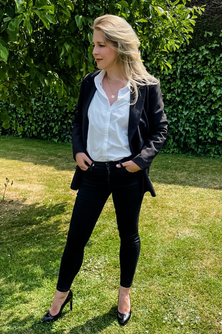 My Essential Wardrobe The Tailored Blazer zwart