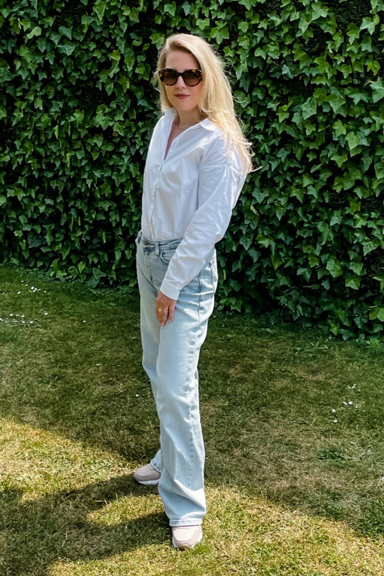 My Essential Wardrobe The Shirt Blouse wit