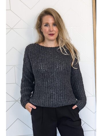 Simple Sweater Serena
