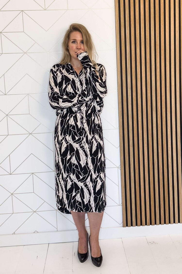 Soaked in Luxury Midi jurk Zaya Printed Zwart/Wit