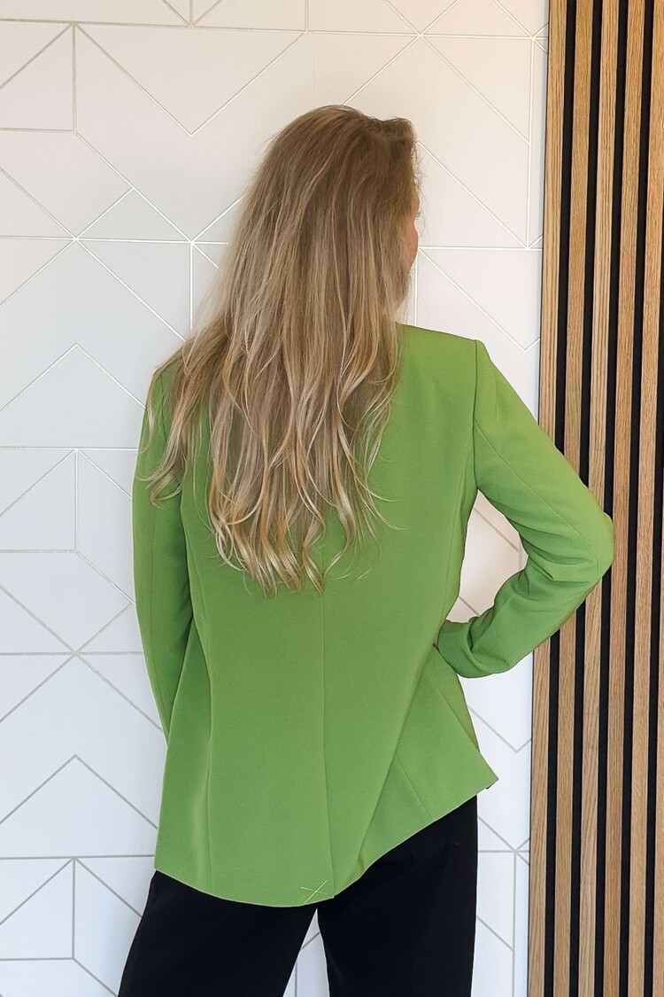 My Essential Wardrobe The Tailored Blazer Groen