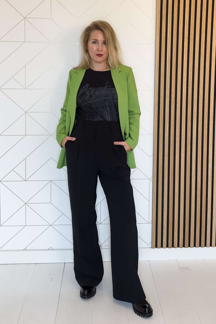 My Essential Wardrobe The Tailored Blazer Groen