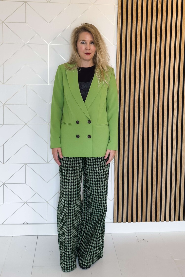 My Essential Wardrobe The Tailored Blazer Groen